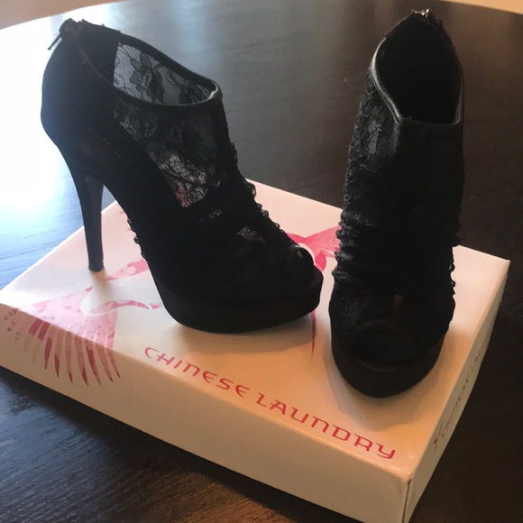 Chinese Laundry Shoes - Chinese Laundry Black Lace Platform Pump